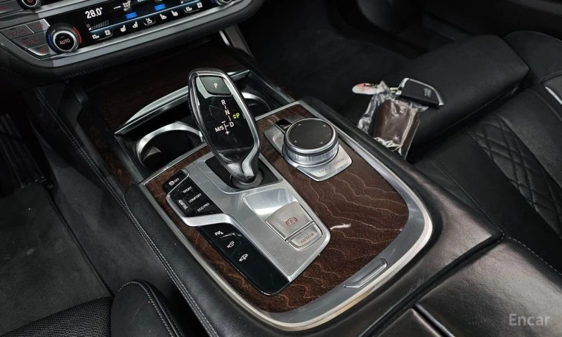 BMW 750, снимка 9 - Автомобили и джипове - 53150241