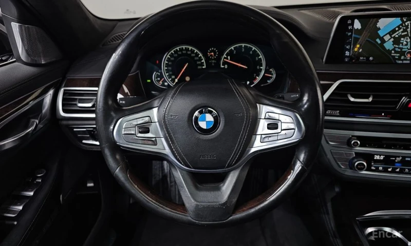 BMW 750, снимка 13 - Автомобили и джипове - 53150241