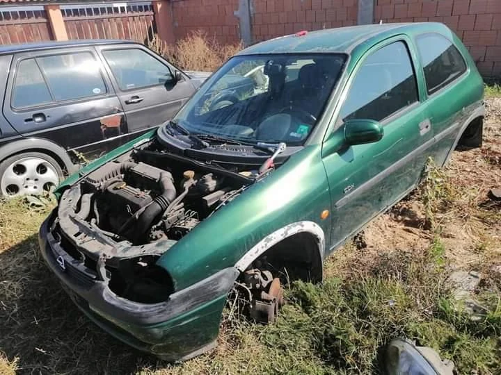 Opel Corsa b 1.5 turbo на части, НИСКИ ЦЕНИ , снимка 1 - Автомобили и джипове - 31499058