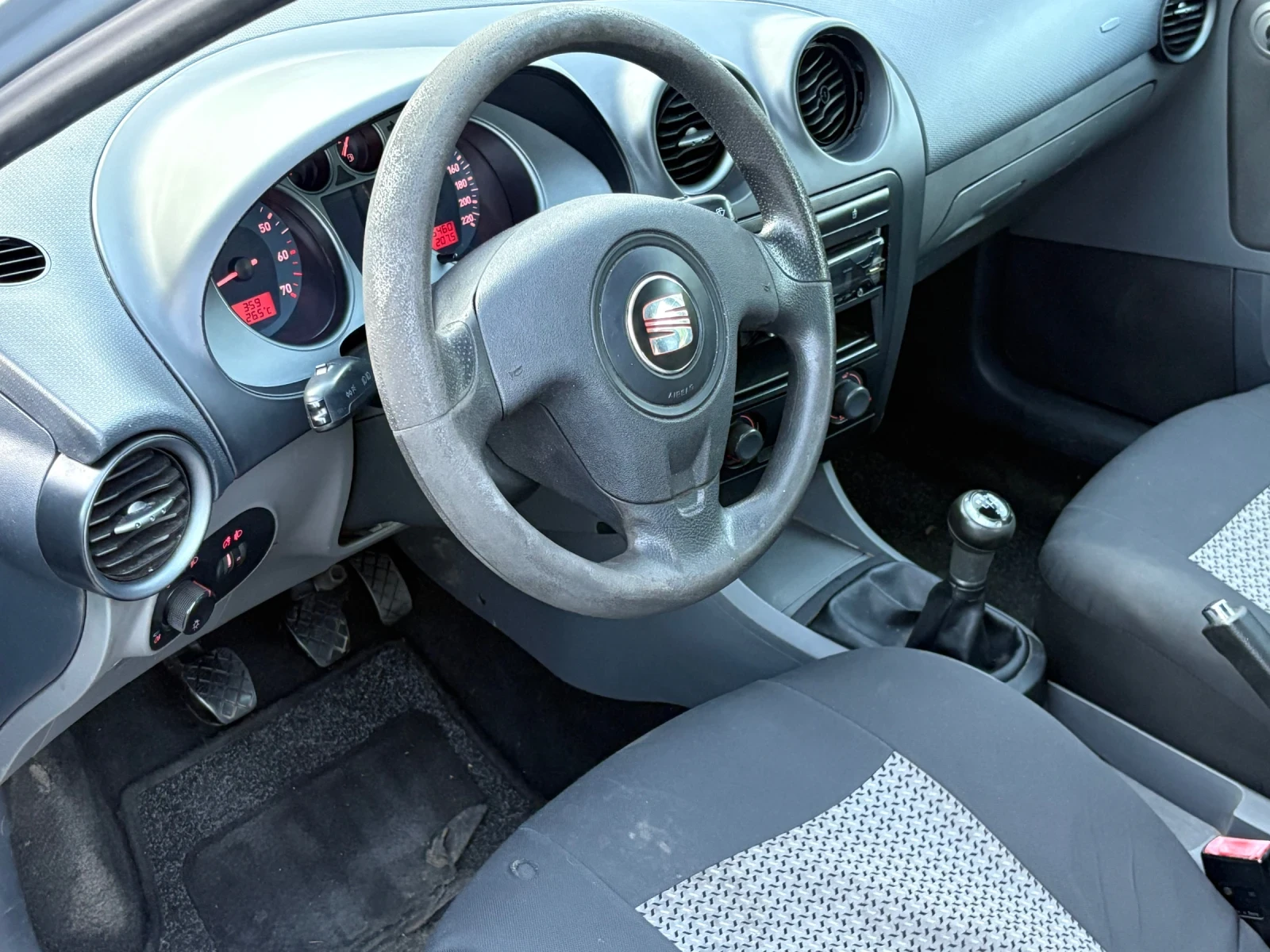 Seat Ibiza  - изображение 7