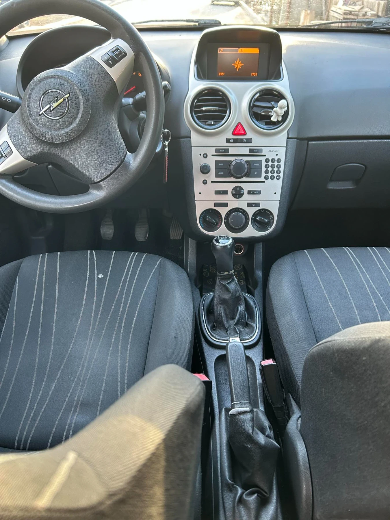 Opel Corsa 1.2 - изображение 6