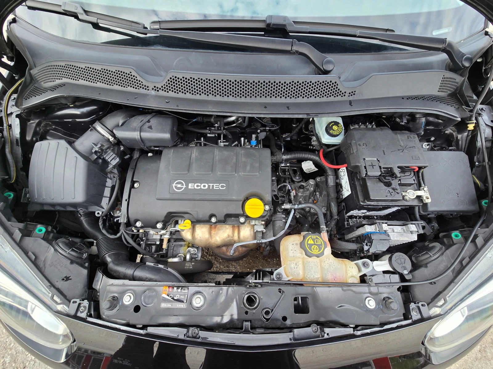 Opel Adam 1.2i КАТО НОВА - изображение 9