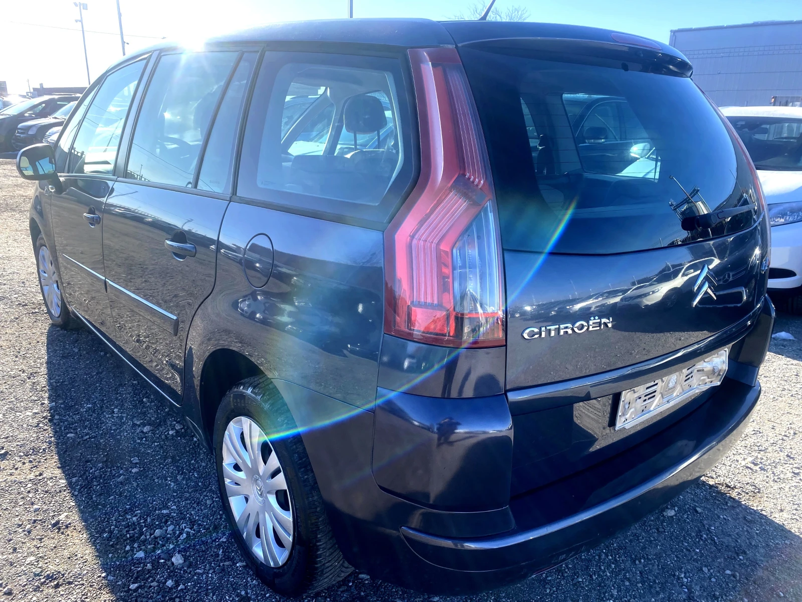 Citroen Grand C4 Picasso 1.6HDi Перфектен - изображение 3