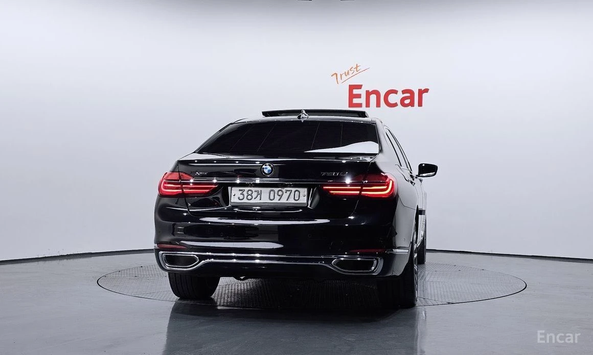 BMW 750  - изображение 4