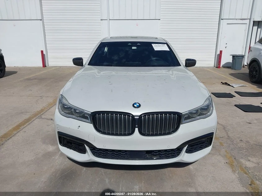BMW 750 4.4l I, снимка 13 - Автомобили и джипове - 53905672