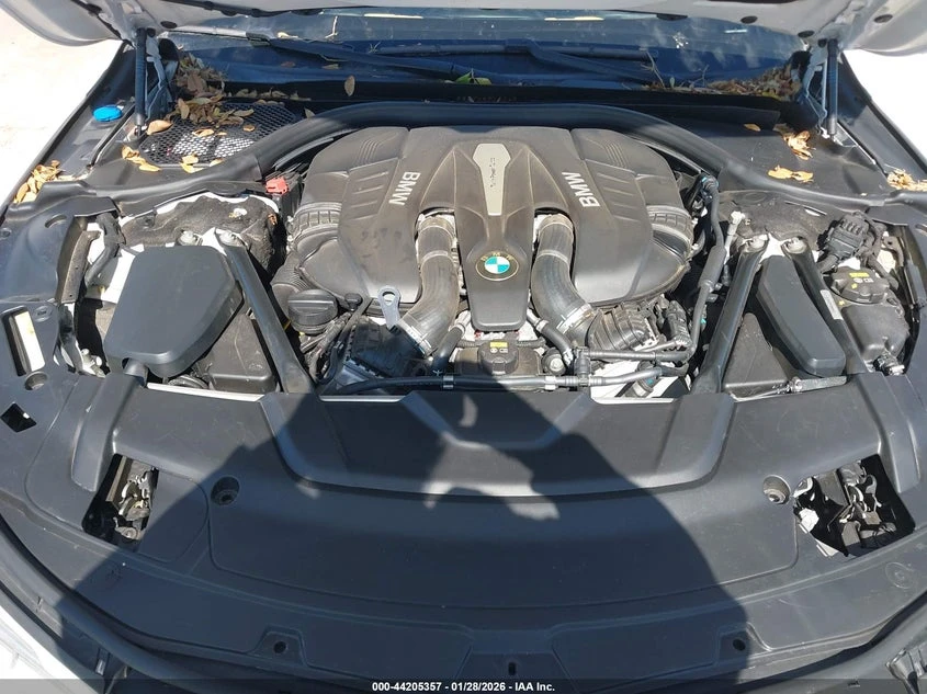 BMW 750 4.4l I, снимка 10 - Автомобили и джипове - 53905672