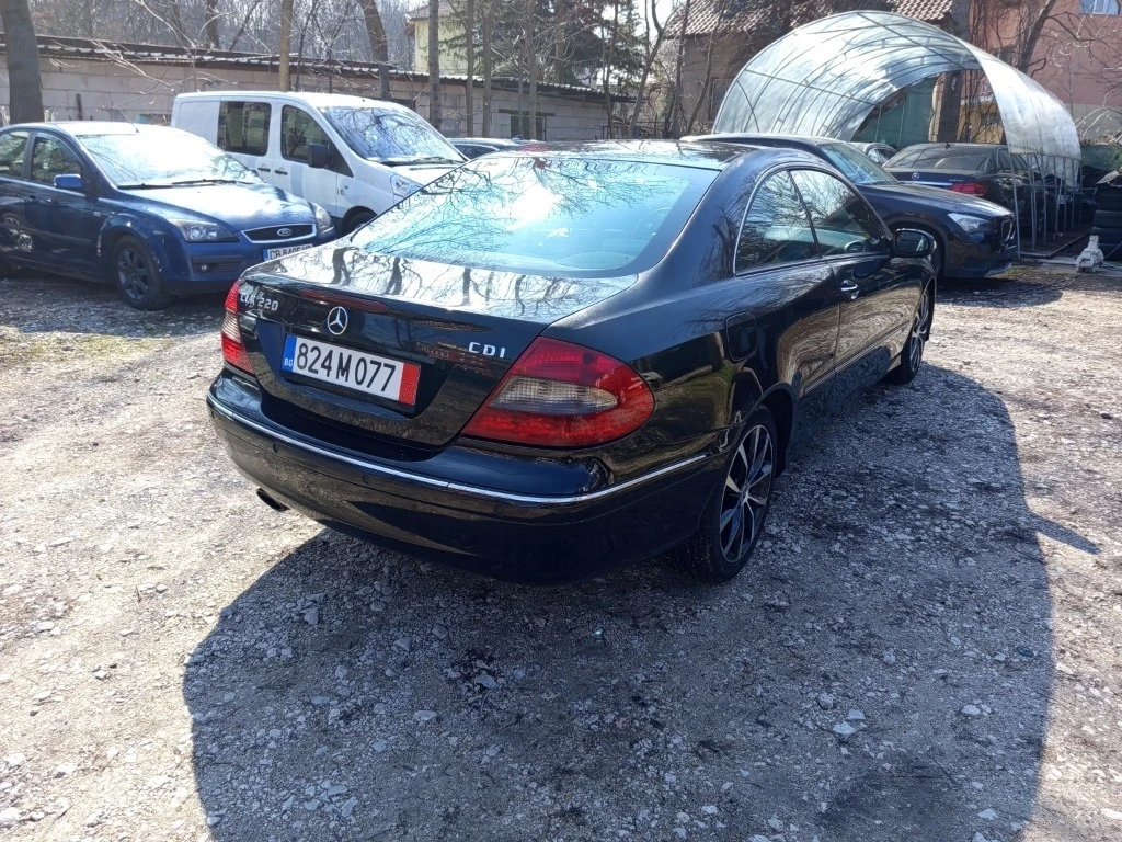 Mercedes-Benz CLK 220D, снимка 5 - Автомобили и джипове - 54073473