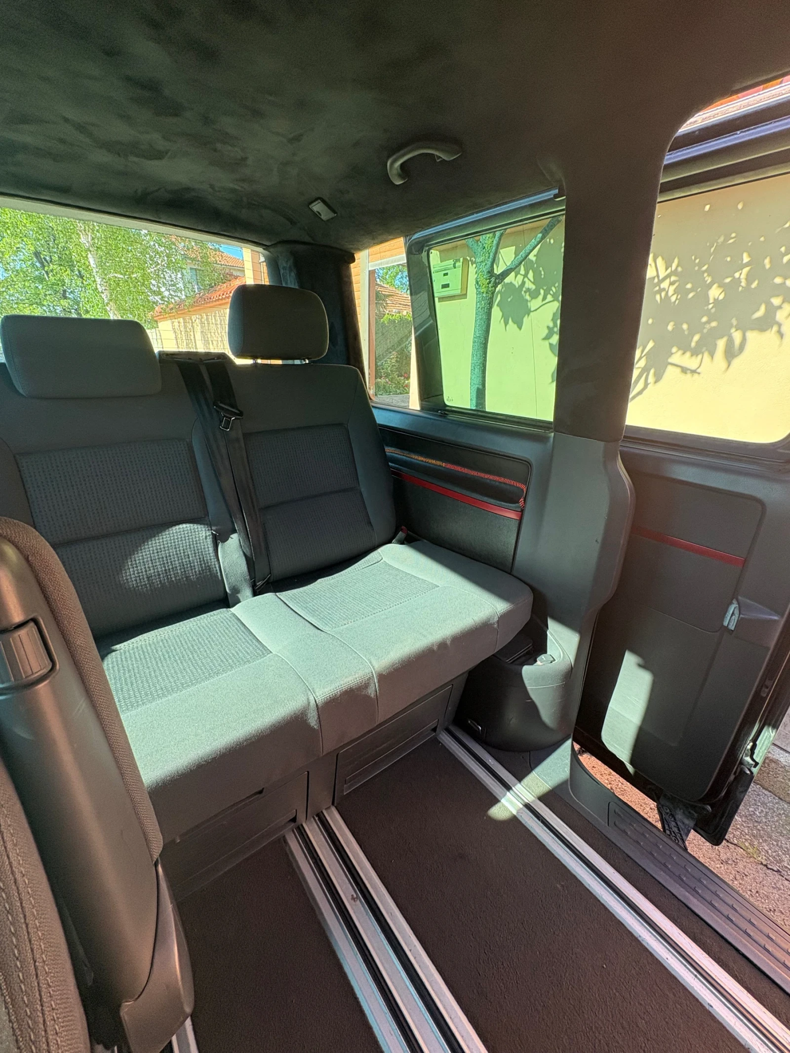 VW Multivan 2.5TDI 174кс. , снимка 13 - Автомобили и джипове - 54317845