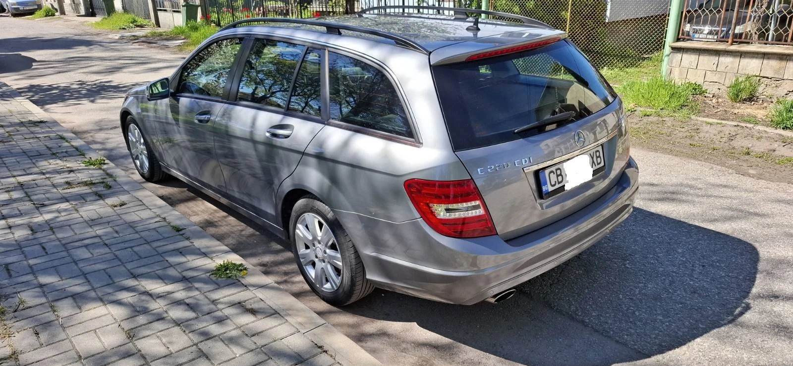 Mercedes-Benz C 220, снимка 3 - Автомобили и джипове - 54386037