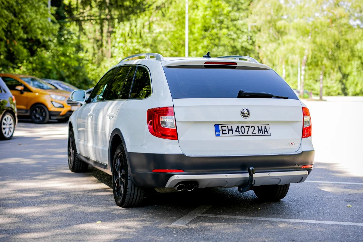 Skoda Superb TDI, снимка 5 - Автомобили и джипове - 54584365