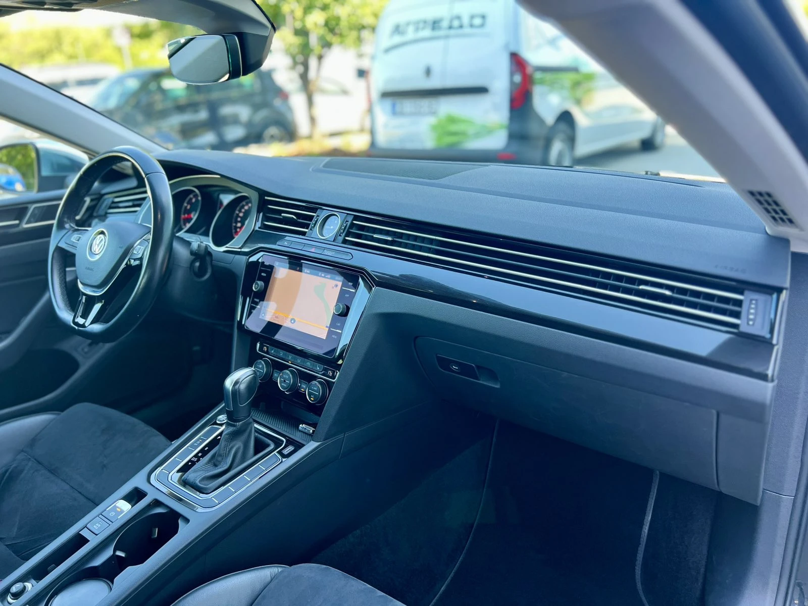 VW Arteon Elegance / 2.0TFSI / 190 �.�. / DSG / LED | Mobile.bg � ����������� 14