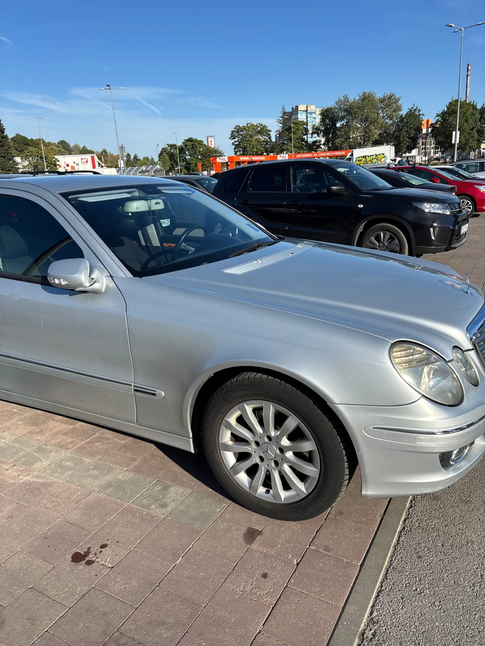Mercedes-Benz E 220, снимка 11 - Автомобили и джипове - 55335431