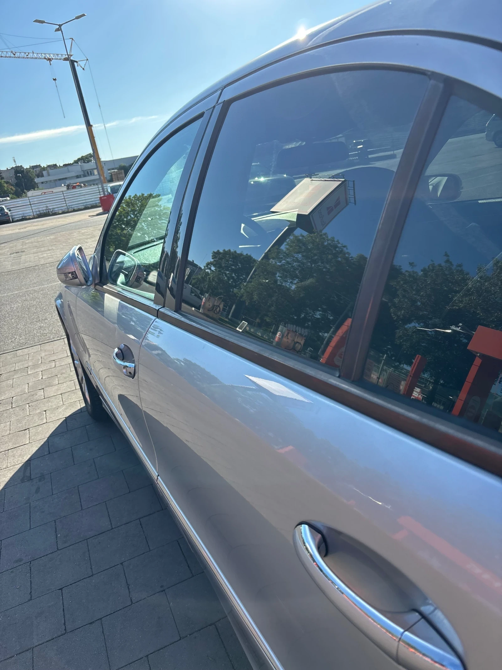 Mercedes-Benz E 220, снимка 4 - Автомобили и джипове - 55335431
