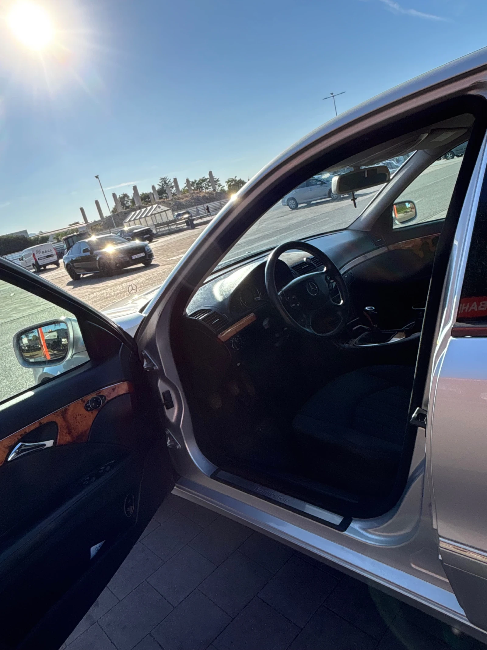Mercedes-Benz E 220, снимка 3 - Автомобили и джипове - 55335431