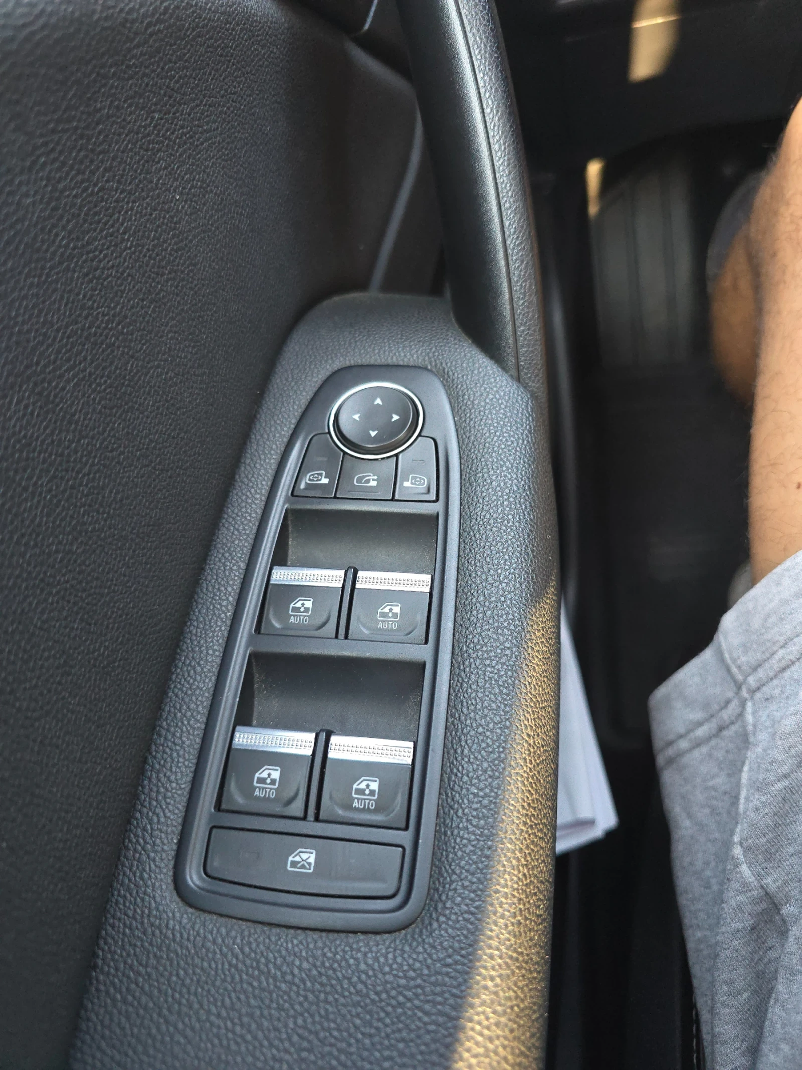 Renault Captur 1.0 TCe LPG, снимка 16 - Автомобили и джипове - 55506656