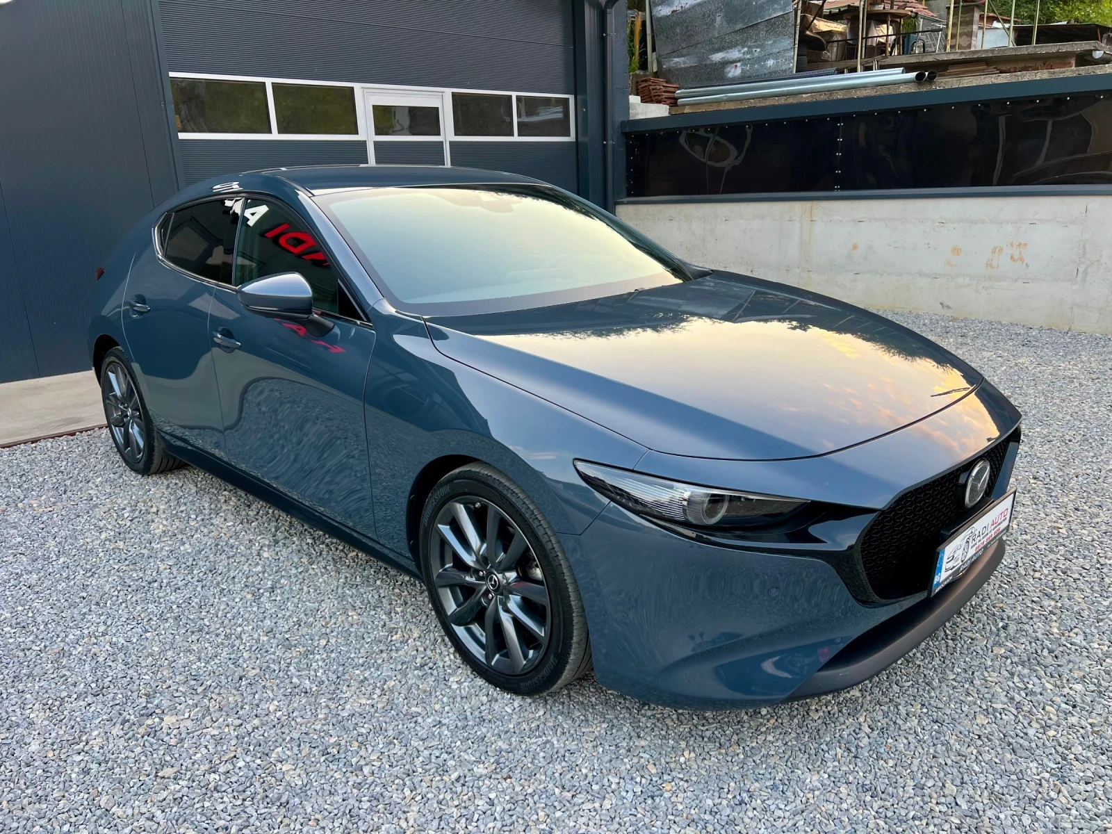 Mazda 3 2.0i Бензин ШВЕЙЦАРИЯ, снимка 2 - Автомобили и джипове - 55593196
