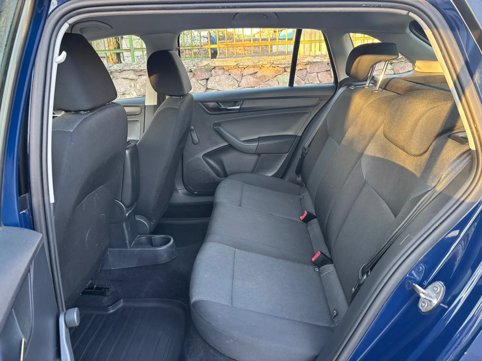 Skoda Rapid, снимка 6 - Автомобили и джипове - 56529788