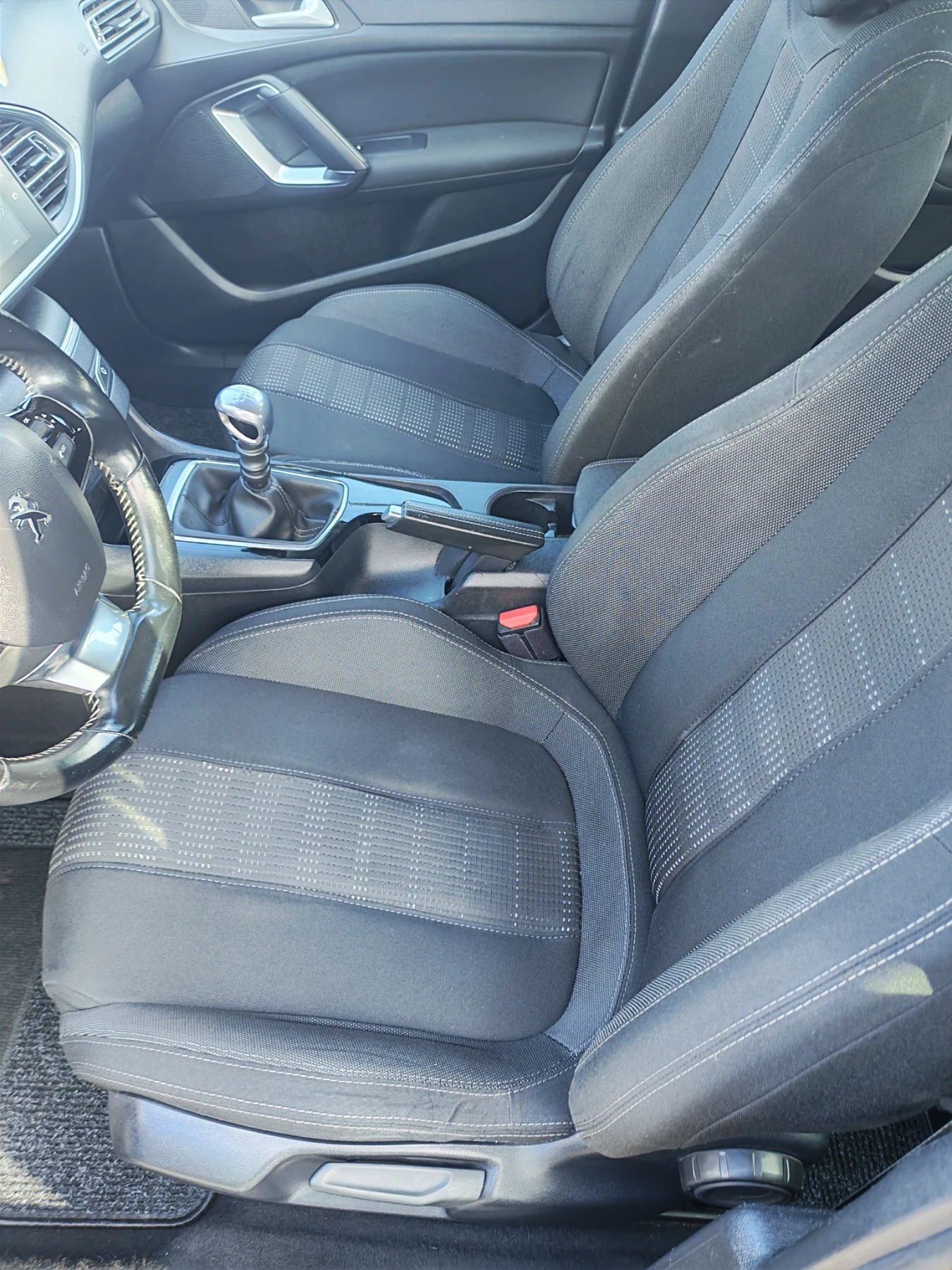 Peugeot 308 1.5 B-HDI, снимка 12 - Автомобили и джипове - 56647473