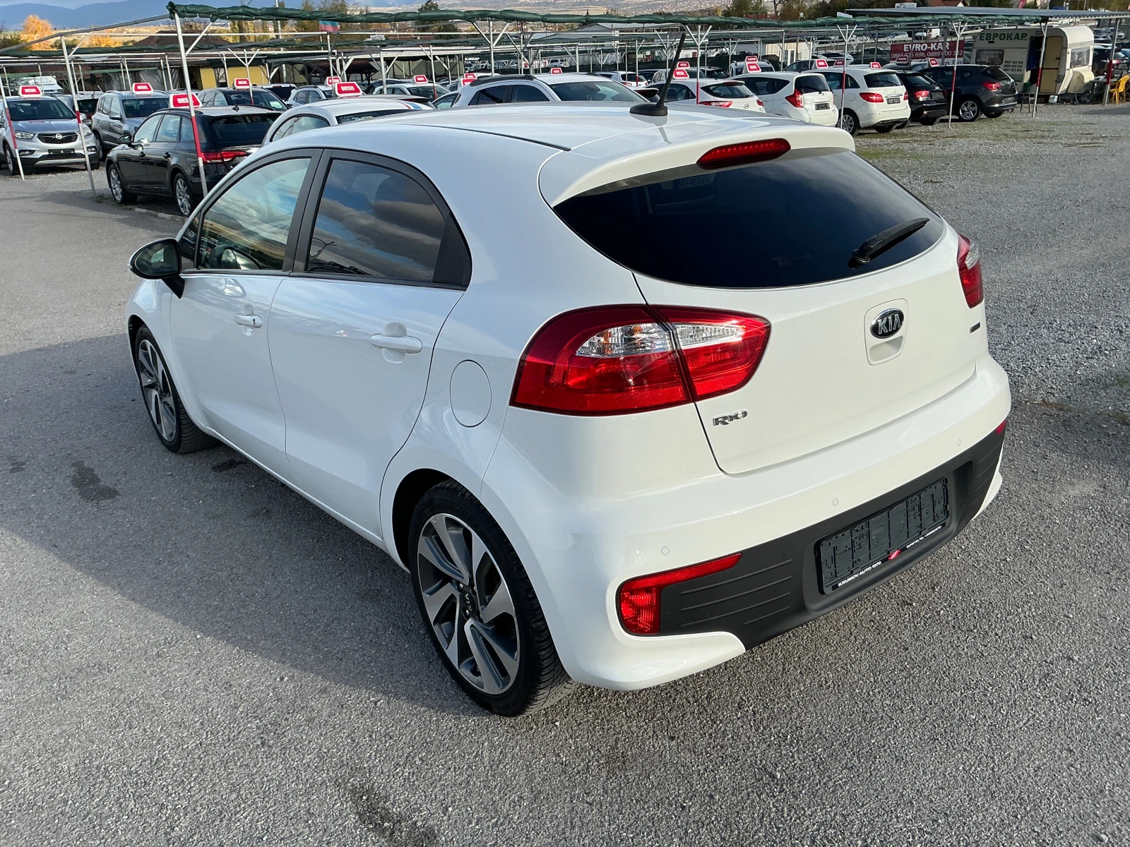 Kia Rio 1.1 CRDI, снимка 6 - Автомобили и джипове - 56709760