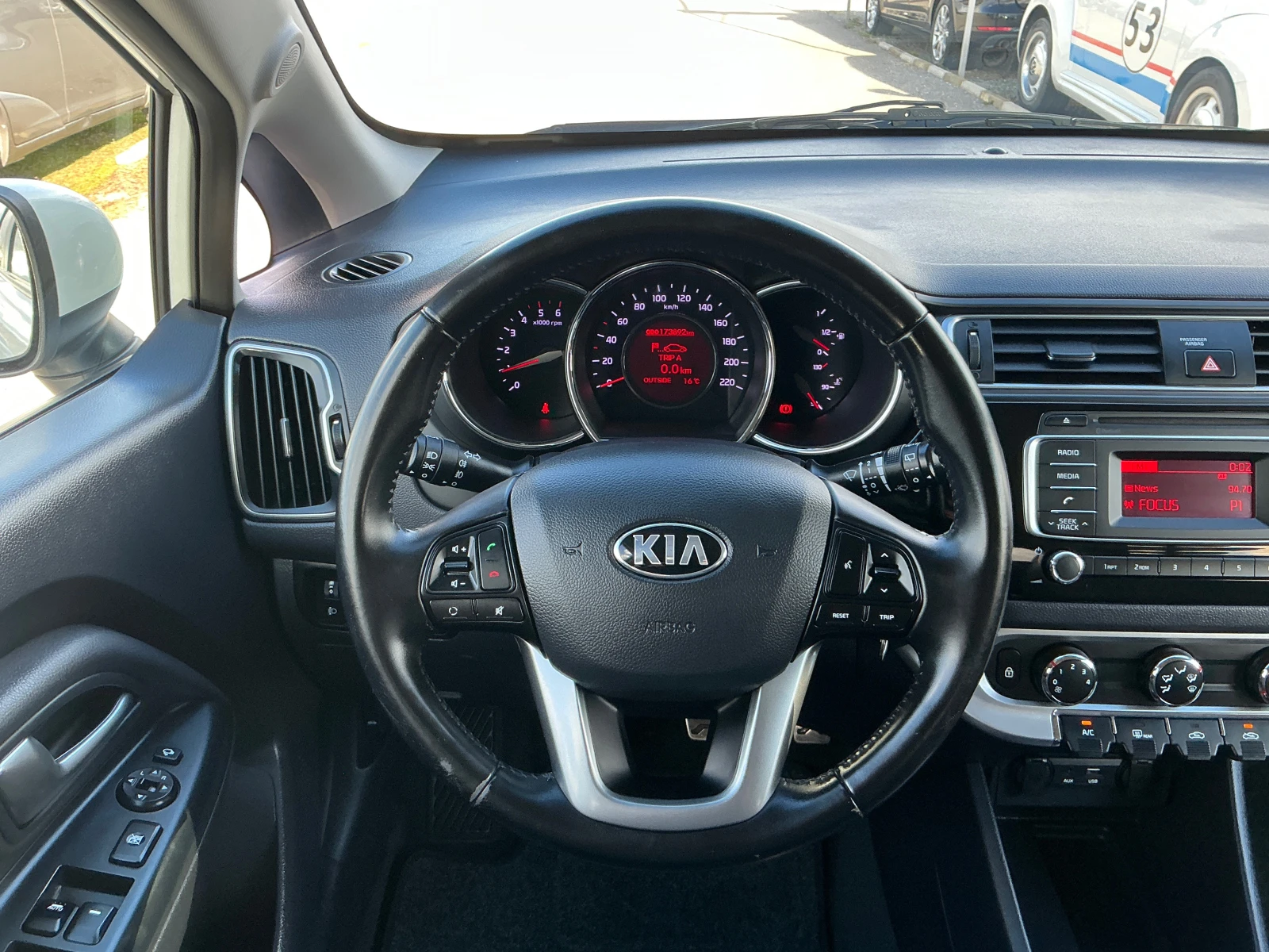 Kia Rio 1.1 CRDI, снимка 11 - Автомобили и джипове - 56709760
