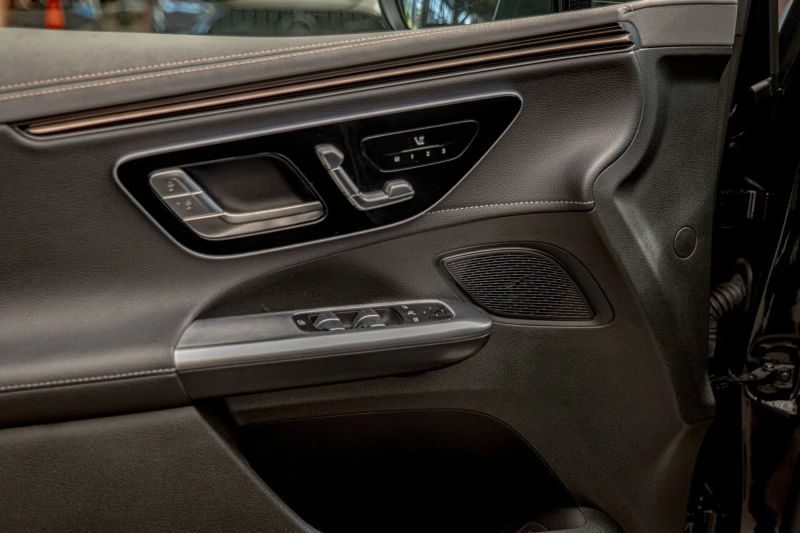 Mercedes-Benz EQE 300/SUV/100kWh/Night Packet/Подгрев/Камера/PRE-SAF, снимка 10 - Автомобили и джипове - 52090727