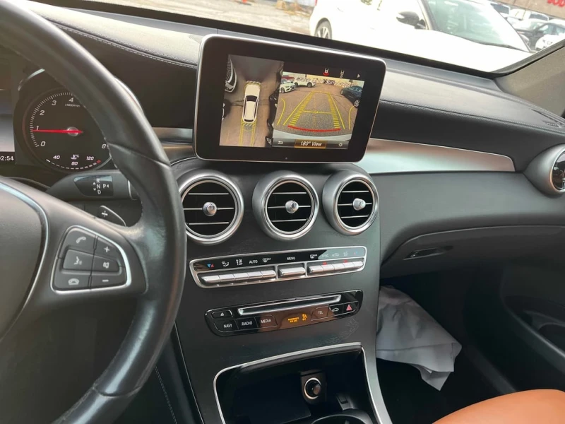 Mercedes-Benz GLC 300 * CARFAX * ЦЕНА ДО БЪЛГАРИЯ, снимка 9 - Автомобили и джипове - 52694039