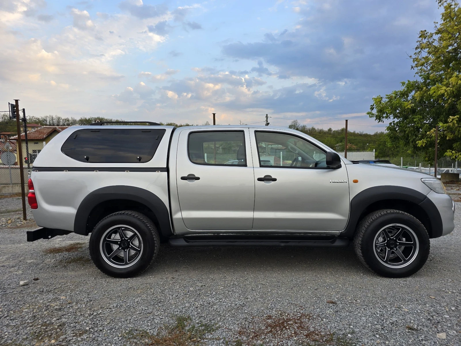 Toyota Hilux 2.5 D4D 144 К.С. ДВОЙНА КАБИНА / ХАРД-ТОП /  - изображение 6