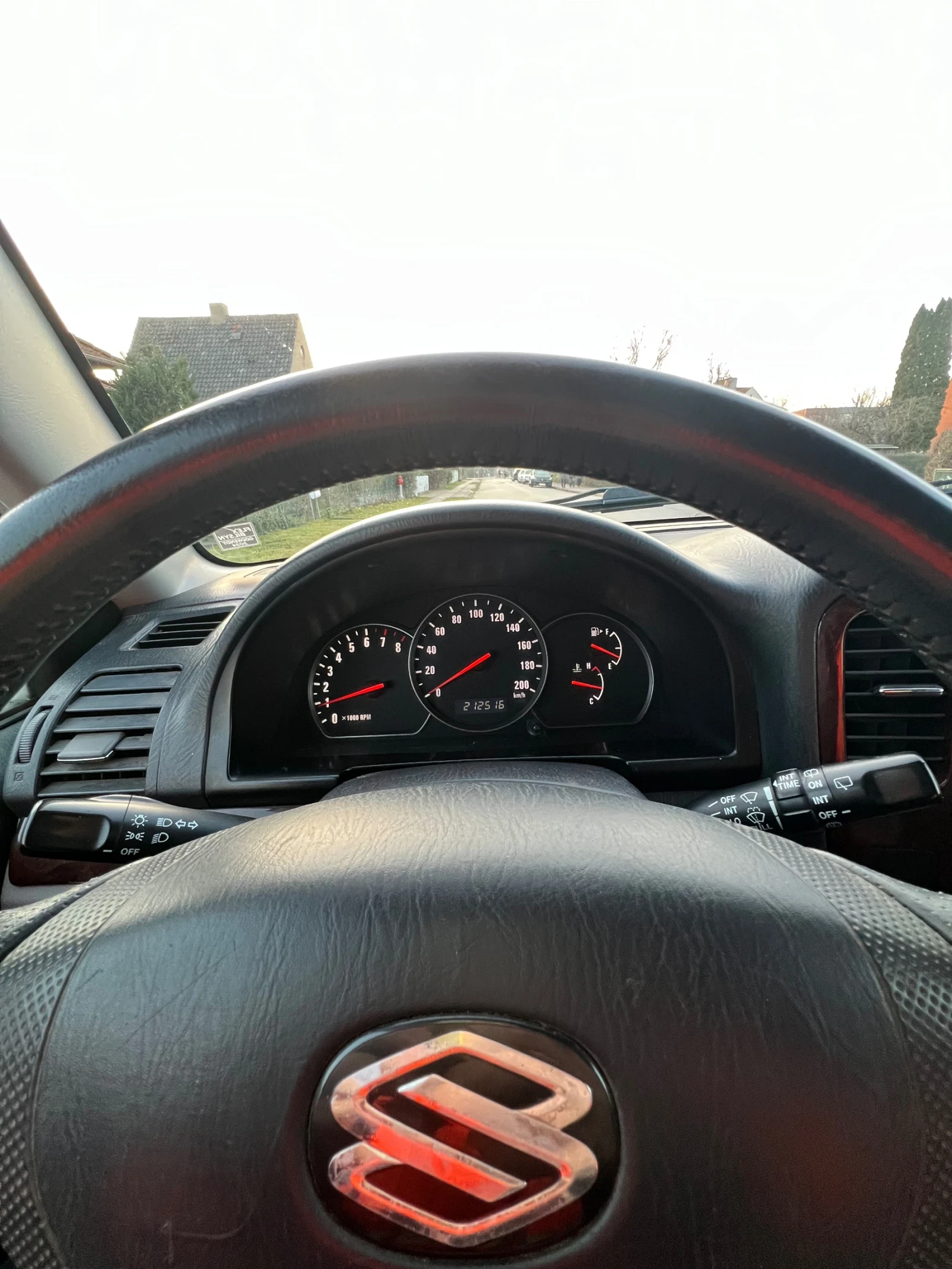 Suzuki Grand vitara, снимка 16 - Автомобили и джипове - 53740476