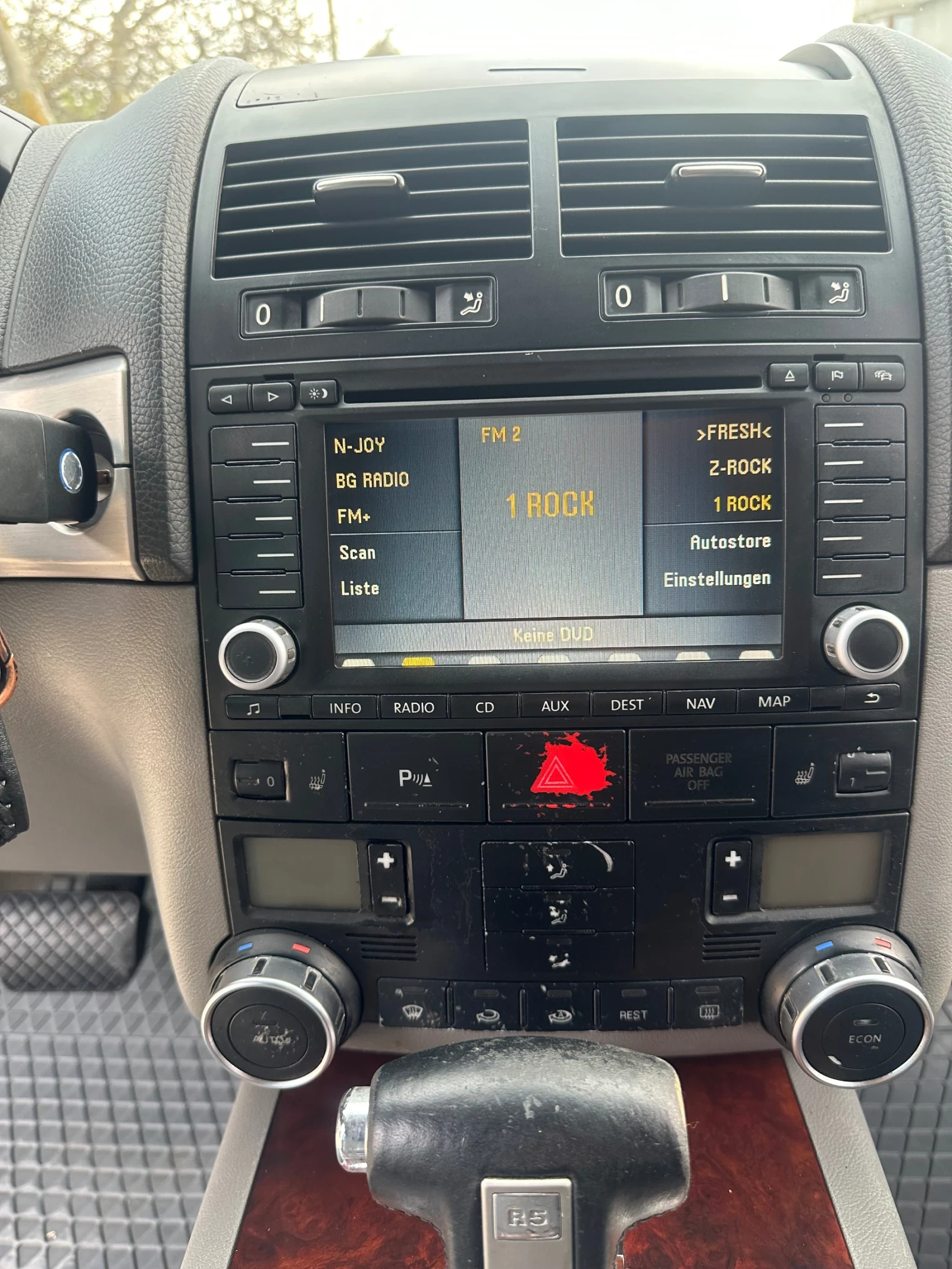 VW Touareg, снимка 7 - Автомобили и джипове - 54285701