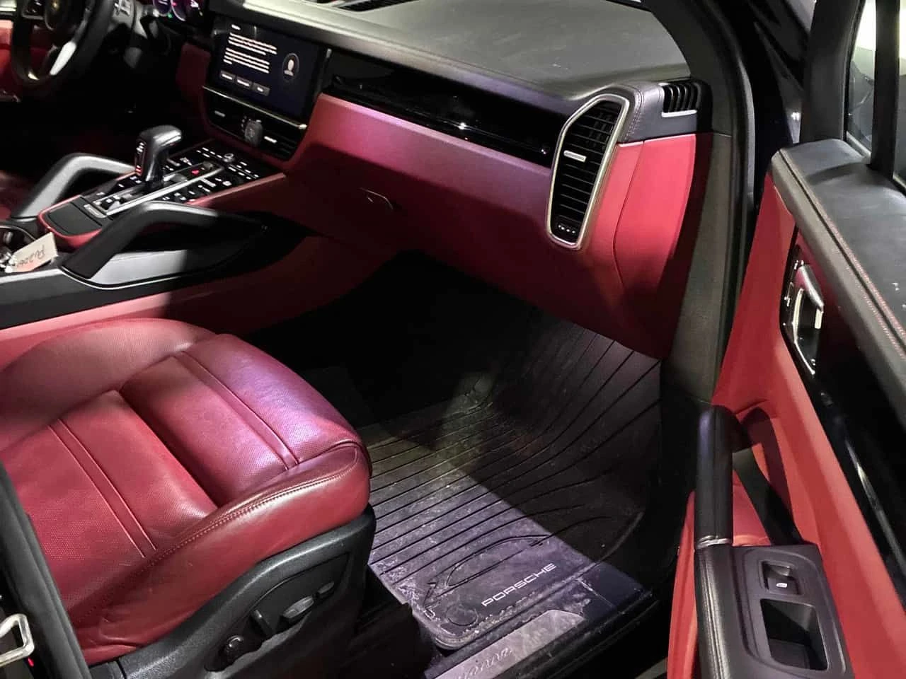 Porsche Cayenne /360/DISTRONIC/BOSE/ОБДУХВАНЕ/MATRIX, снимка 15 - Автомобили и джипове - 54291694