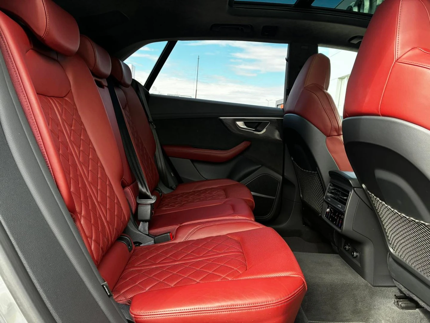 Audi SQ8, снимка 15 - Автомобили и джипове - 56422290