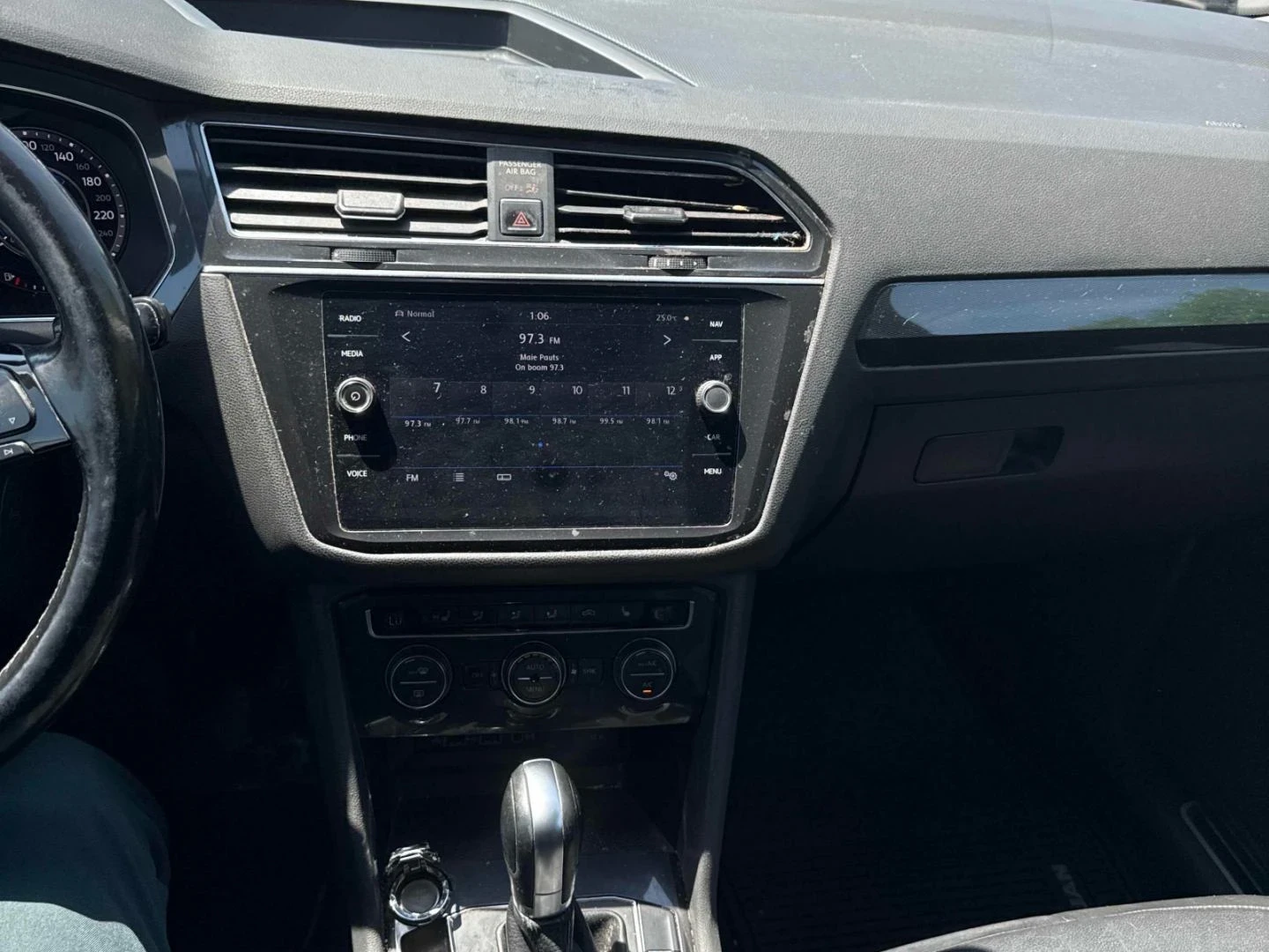 VW Tiguan Highline* 4х4* Pano* 360view* Подгрев* Keyless, снимка 9 - Автомобили и джипове - 54612115