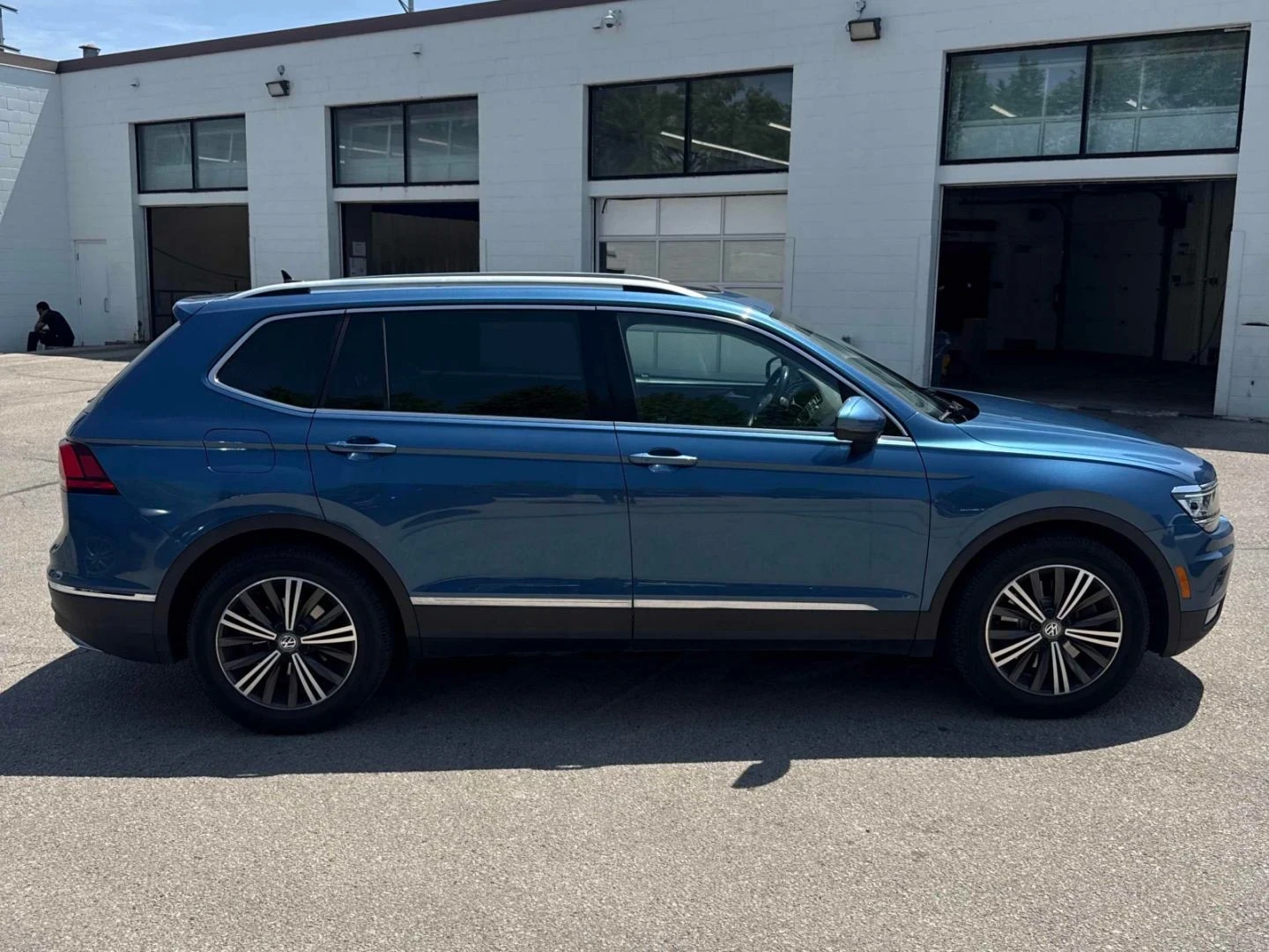 VW Tiguan Highline* 4х4* Pano* 360view* Подгрев* Keyless, снимка 4 - Автомобили и джипове - 54612115