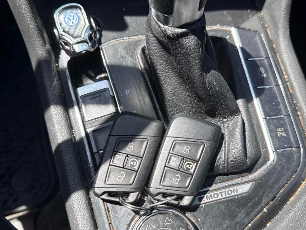 VW Tiguan Highline* 4х4* Pano* 360view* Подгрев* Keyless, снимка 17 - Автомобили и джипове - 54612115