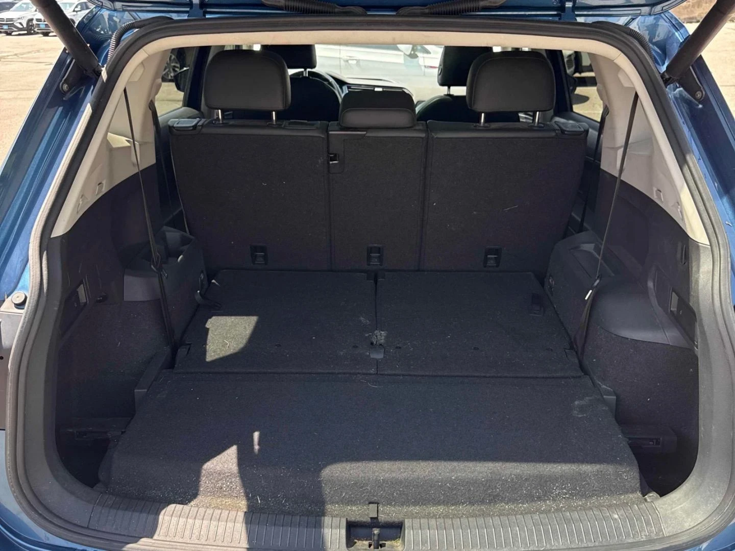 VW Tiguan Highline* 4х4* Pano* 360view* Подгрев* Keyless, снимка 13 - Автомобили и джипове - 54612115