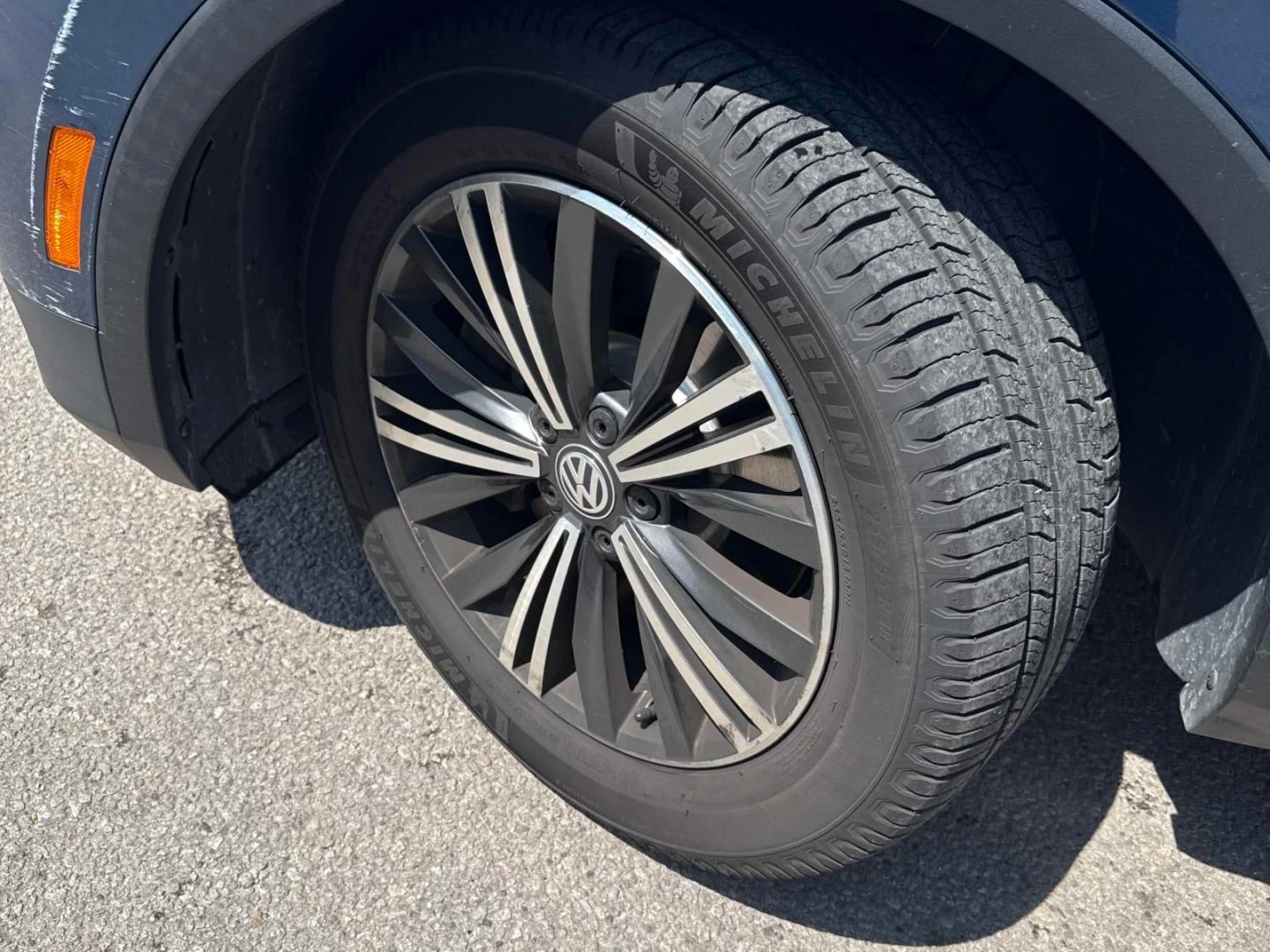VW Tiguan Highline* 4х4* Pano* 360view* Подгрев* Keyless, снимка 6 - Автомобили и джипове - 54612115