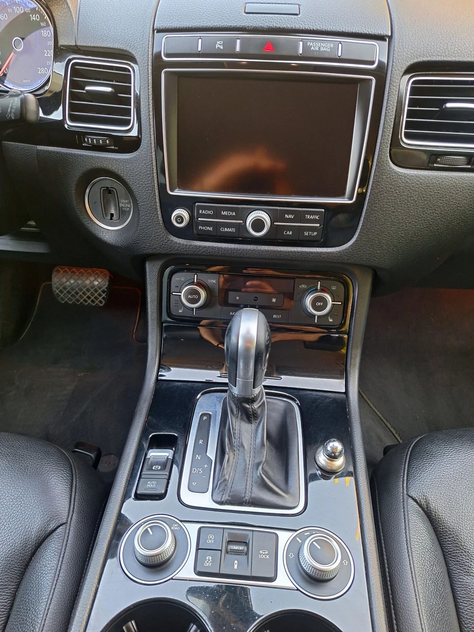 VW Touareg 3.0тди 262 коня, снимка 12 - Автомобили и джипове - 55053268