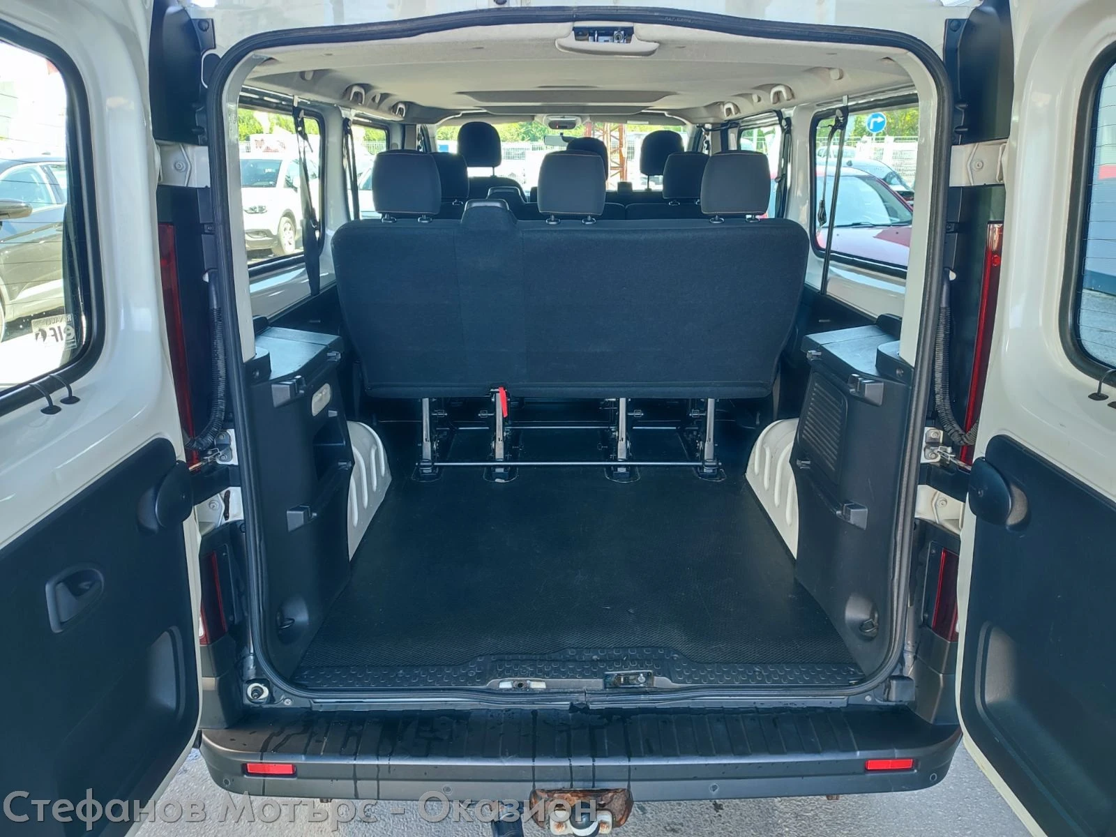 Renault Trafic L2H1 8+ 1 Grand Combi Expression 1.6 dCI (125HP) M, снимка 14 - Бусове и автобуси - 55987302