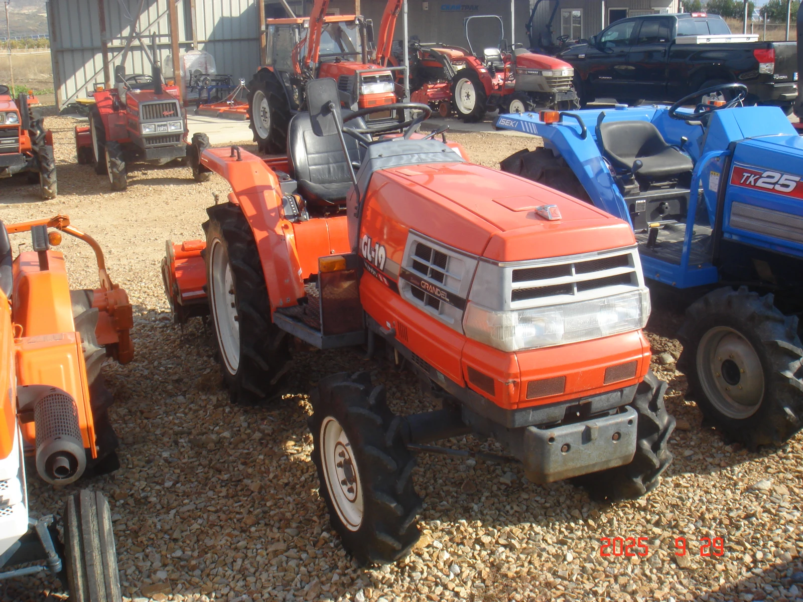 Трактор Kubota СКАЙТРАК, снимка 1