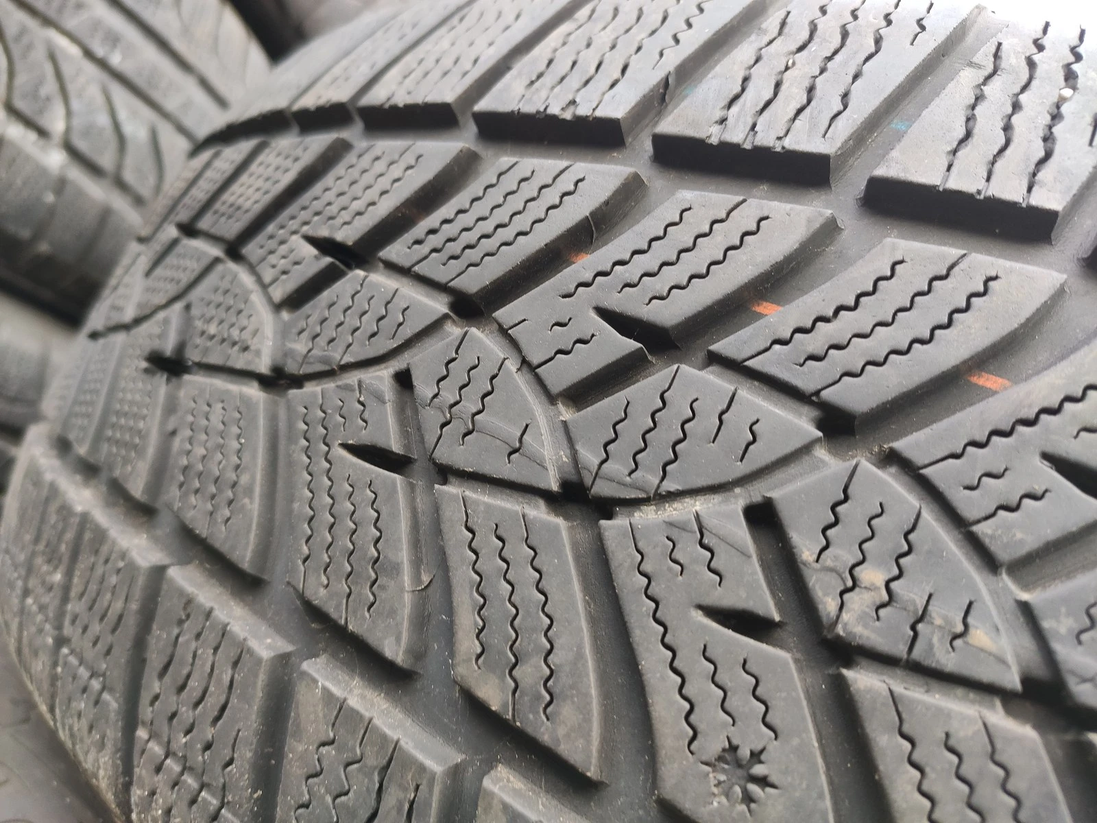 ���� 225/60R18 | Mobile.bg � ����������� 4