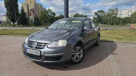 VW Jetta 1.6i 102кс. Ръчка Газ 74 000км, снимка 1
