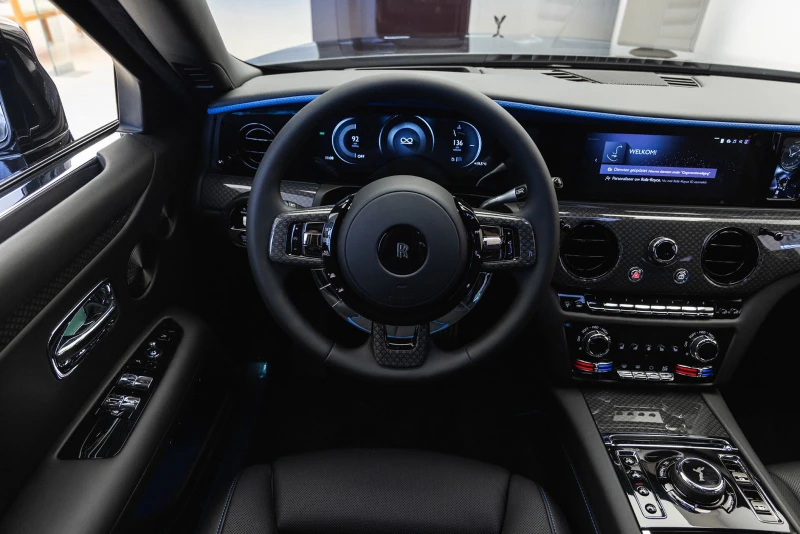 Rolls-Royce Ghost SERIES II/FACELIFT/BLACK BADGE/BESPOKE/STARLIGHT/, снимка 10 - Автомобили и джипове - 50446908