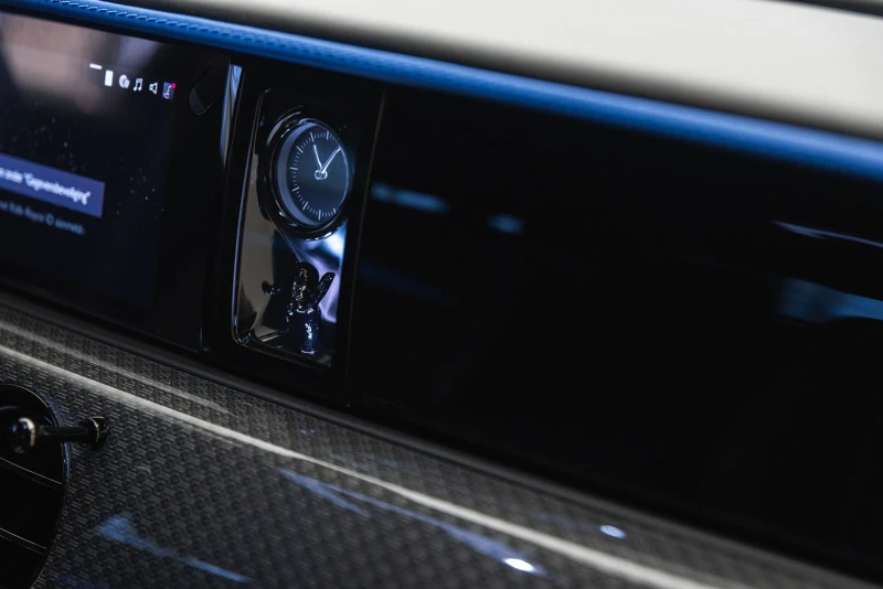 Rolls-Royce Ghost SERIES II/FACELIFT/BLACK BADGE/BESPOKE/STARLIGHT/, снимка 12 - Автомобили и джипове - 50446908