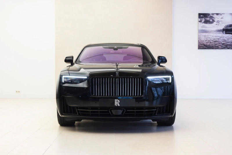 Rolls-Royce Ghost SERIES II/FACELIFT/BLACK BADGE/BESPOKE/STARLIGHT/, снимка 2 - Автомобили и джипове - 50446908