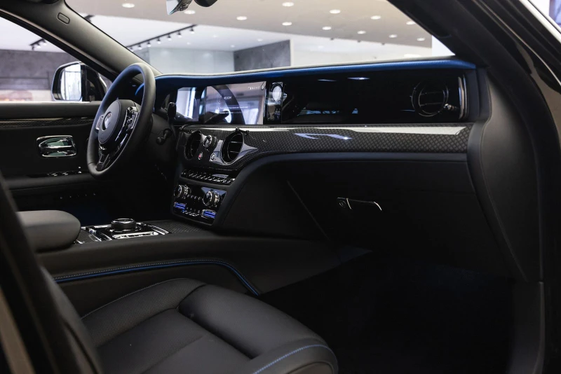 Rolls-Royce Ghost SERIES II/FACELIFT/BLACK BADGE/BESPOKE/STARLIGHT/, снимка 13 - Автомобили и джипове - 50446908