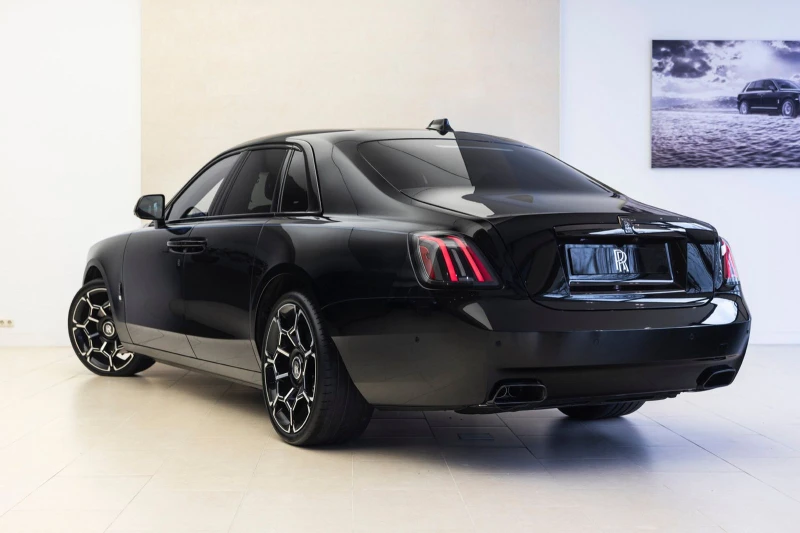 Rolls-Royce Ghost SERIES II/FACELIFT/BLACK BADGE/BESPOKE/STARLIGHT/, снимка 6 - Автомобили и джипове - 50446908