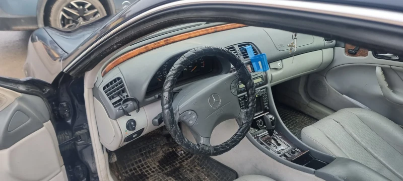 Mercedes-Benz CLK, снимка 3 - Автомобили и джипове - 52413850