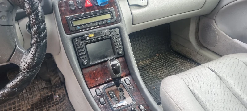 Mercedes-Benz CLK, снимка 2 - Автомобили и джипове - 52413850