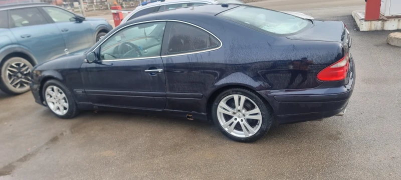 Mercedes-Benz CLK, снимка 8 - Автомобили и джипове - 52413850
