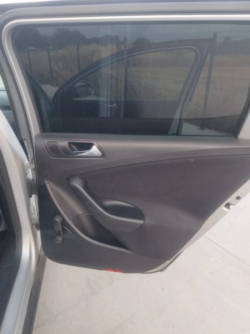 VW Passat, снимка 12 - Автомобили и джипове - 52218127